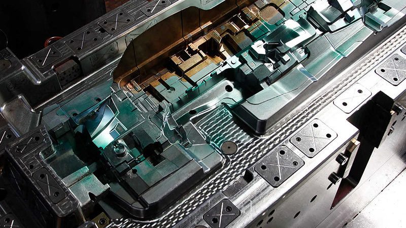 透明塑料件模具材质要求解析：关键因素与选型逻辑**