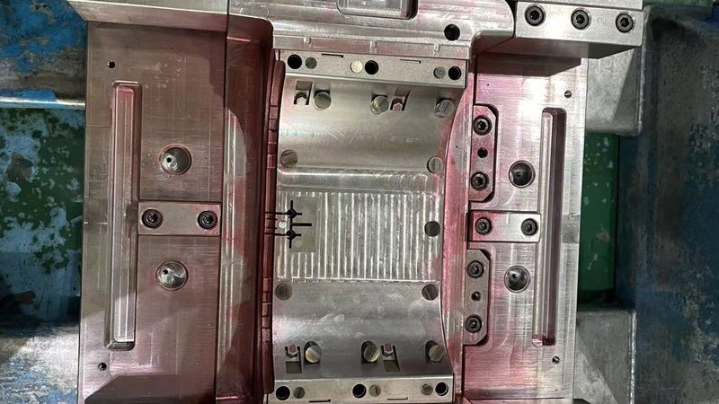 冷作模具钢与热作模具钢：性能差异与选型指南
