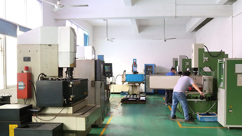 家电外壳压铸模具：揭秘其制造工艺与选型要点